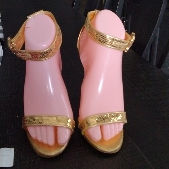 MANOLO BLAHNIK HEELS - Picture 2 of 14